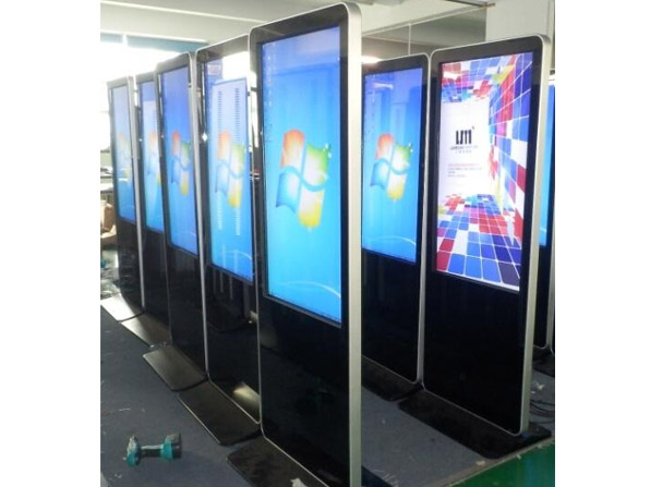 What is the lifespan of LCD advertising machine screens